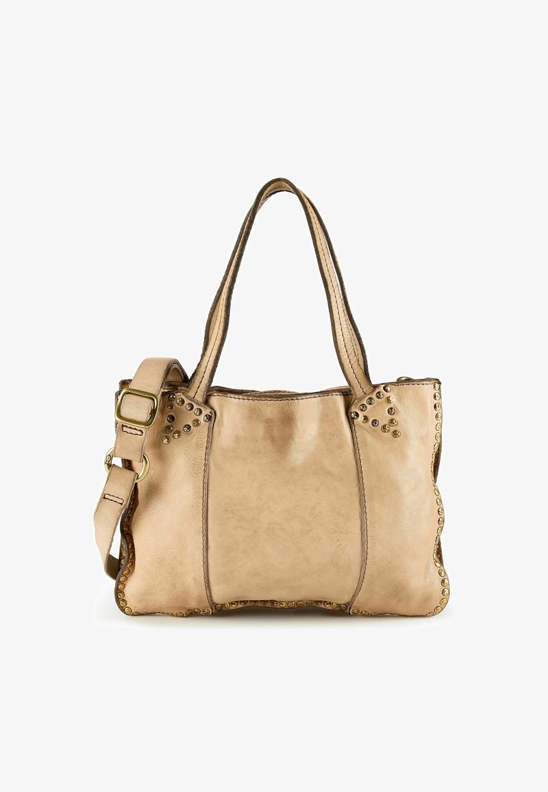 Beigefarbene Lederhandtasche mit zwei Griffen, einem abnehmbaren Schulterriemen und goldfarbenen Nieten an den Kanten und Ecken.
