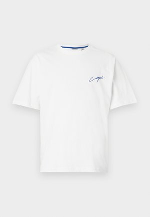 Λευκή βαμβακερή μπλούζα T-shirt με στρογγυλή λαιμόκοψη και κοντά μανίκια. Διαθέτει μπλε καλλιγραφικό κείμενο στην αριστερή περιοχή του στήθους. Μαλακή υφή, casual σχέδιο.