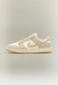 Δεν επιλέχθηκε, pearl white/pale ivory