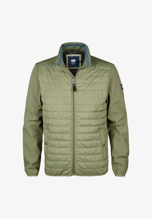 Chaqueta verde oliva con parte frontal acolchada, cierre con cremallera, cuello alto con acentos azules y bolsillos laterales. Textura de tela suave.