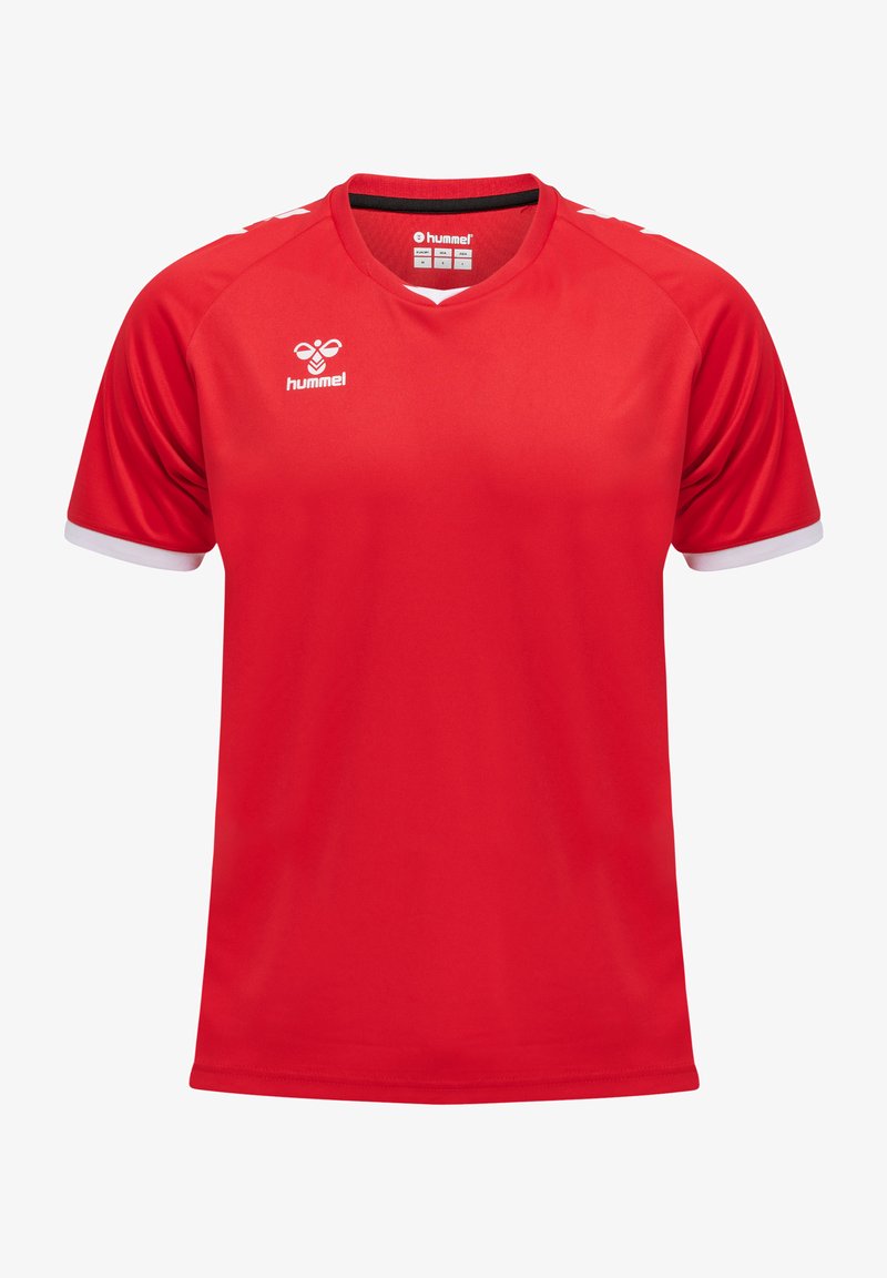 Röd sporttröja gjord av lättviktsmaterial; har en v-ringning, vita detaljer på ärmarna och logotypen är tryckt fram.