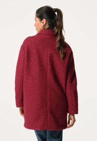 J&JOY GALLOWAY FOREST - Mantel - bordeaux