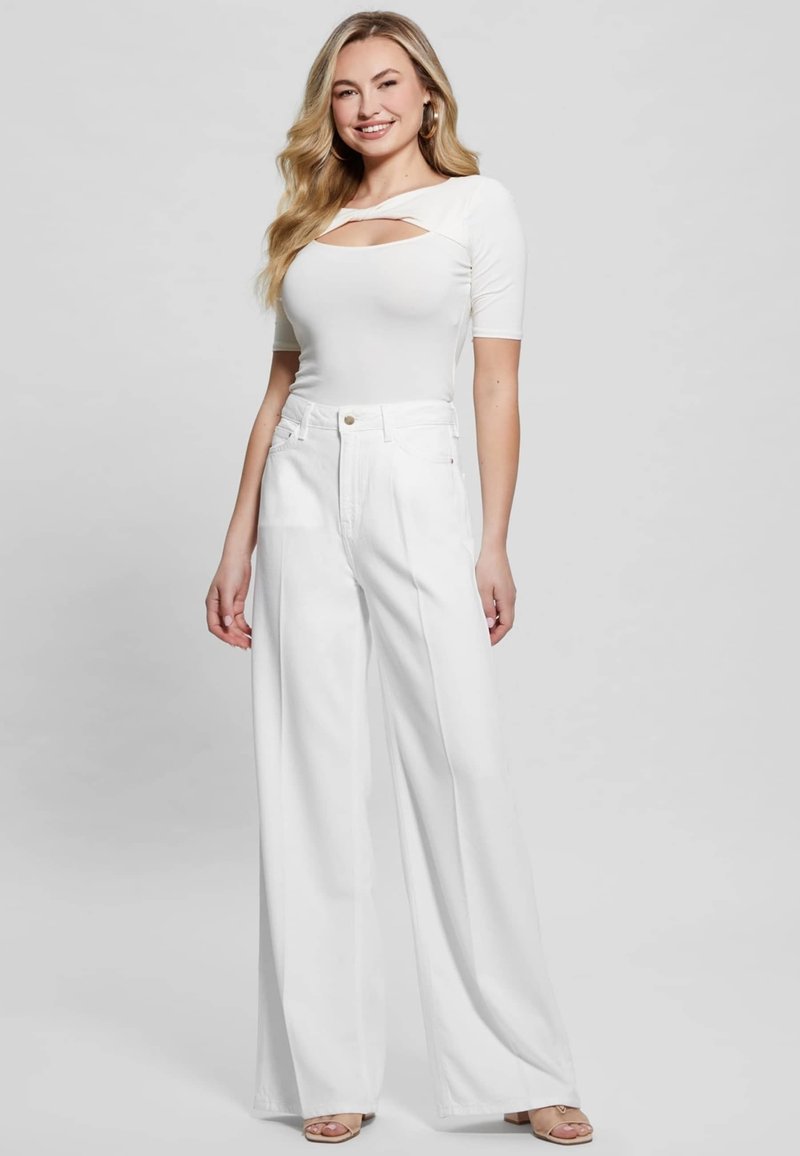 Guess BELLFLOWER WIDE LEG  - Platėjantys džinsai - bianco
