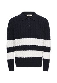Suéter de punto azul marino con cuello tipo polo, con rayas blancas y azules marinas. Patrón de punto de cable texturizado en el cuerpo y las mangas.