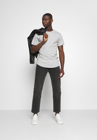 Only & Sons ONSMATT LONGY TEE 3 PACK - T-shirt básica - light grey melange/white gray/black
