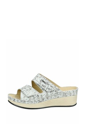 Sandalias planas - creme