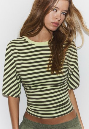 Stradivarius, JAPANESE SHORT SLEEVE T-SHIRT 07063630 - T-shirt basique - dark green