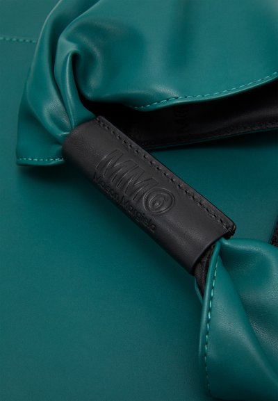 MM6 Maison Margiela SMALL JAPANESE HANDBAG - Kézitáska - green gables