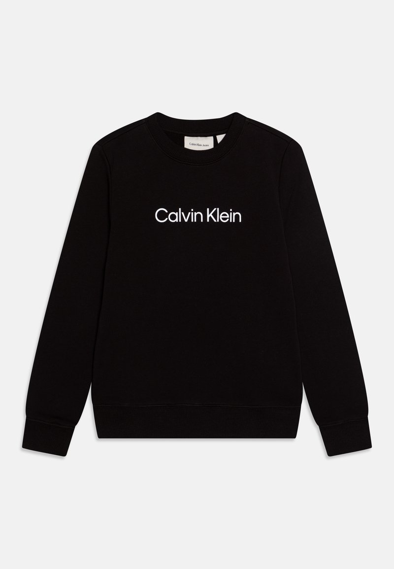 Svart sweatshirt i bomull med rund halsringning och långa ärmar. Framdelen pryds av en vit logotext: "Calvin Klein."