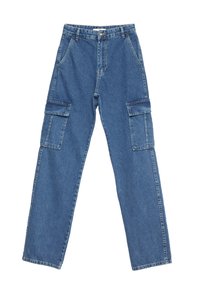 Pantalones cargo de mezclilla azul con un diseño de pierna recta, cuatro grandes bolsillos y un cierre clásico de botón y cremallera en la cintura.