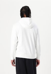 Thumbnail Image 4