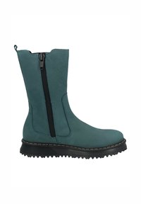 Knöchelhoher Stiefel aus türkisfarbenem Leder mit seitlichem Reißverschluss. Verfügt über eine strukturierte Oberfläche, eine schwarze Gummisohle und kontrastierende Nähte entlang der Kante.