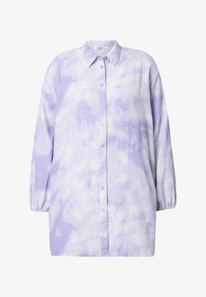 Tie-dye shirt in lichtpaars en wit. Gemaakt van zachte stof met een knoopsluiting aan de voorkant, lange mouwen en een klassieke kraag. Lichte textuur.