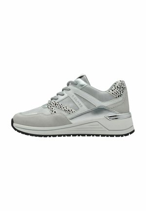 Sneaker grigio chiaro realizzata con materiali scamosciati e sintetici, presenta dettagli in rete e una suola texturizzata, progettata per il comfort e la stabilità.
