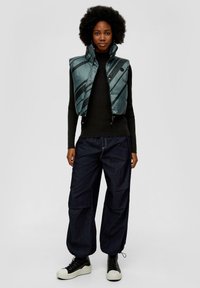 QS Sweter