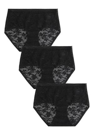 Trzy czarne koronkowe damskie majtki z wysokim stanem i kwiatowymi wzorami, ułożone na sobie na białym tle.