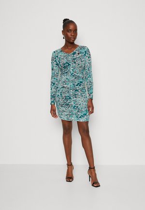 Soaked in Luxury DEMARA SHORT DRESS - Etuikjole - foliage green abstract