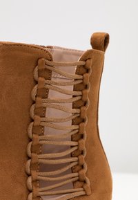 RAID Bottines à lacets - tan