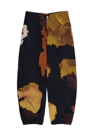 Pantalon à jambes larges avec des taches abstraites de style aquarelle en noir, marron, orange et jaune, doté d'une coupe ample et de poignets élastiqués.