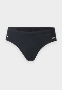 Μαύρα ανδρικά μαγιό σλιπ με το λογότυπο "BOSS" στο δεξί ισχίο και μια μικρή ορθογώνια λεπτομέρεια με σημαία στην αριστερή πλευρά.