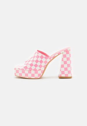 DeeZee Mules à talons - fuchsia
