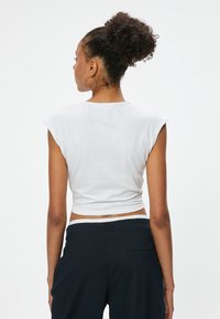 Koton SLEEVELESS TANK - Top - white