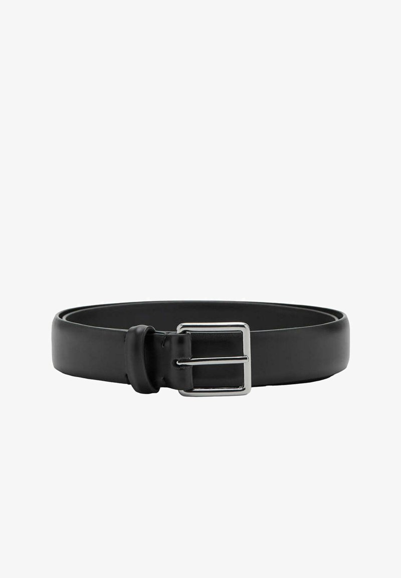 Ceinture en cuir noir avec une boucle métallique rectangulaire argentée et une seule boucle pour la fixation.