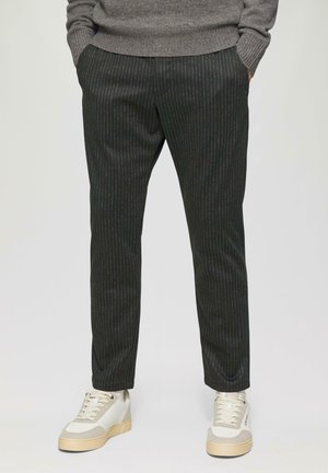 s.Oliver MIT STRAIGHT LEG - Trousers - schwarz