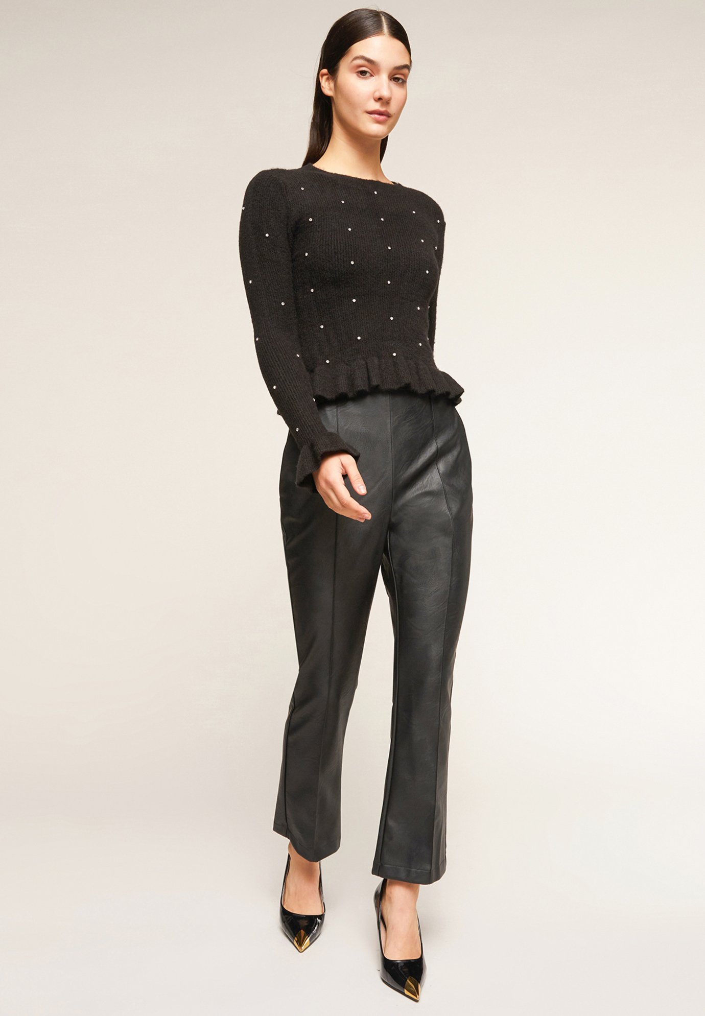 Pullover In Lana Merino Scollo A V In Nero