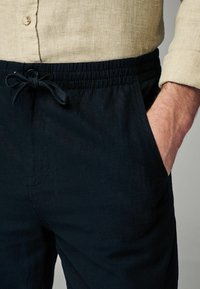 Next SLIM FIT LINEN ELASTICATED DRAWSTRING - Broek - black
