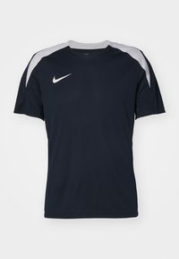 - Koszulka sportowa
