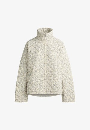 Giacca trapuntata bianca con collo alto e cerniera frontale completa, caratterizzata da un delicato motivo floreale in toni tenui.