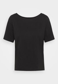 Černé bavlněné tričko se širokým výstřihem, krátkými rukávy a volným střihem. Látka působí hladce, bez viditelných vzorů či ozdob.