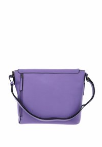 Sac à bandoulière en cuir violet à texture lisse, doté d'une poche zippée et d'une sangle noire pour un contraste. Forme rectangulaire, design minimaliste.