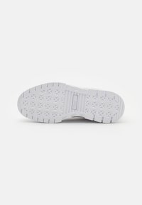 Puma MAYZE - Joggesko - white/dark coal