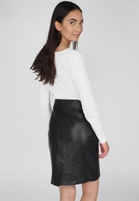 JCC Pencil skirt - black