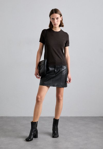 Theory TEE - T-shirts print - mink