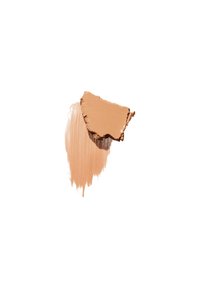 Crema cosmetica beige con una texture liscia e leggermente lucida. Il prodotto viene applicato in due tratti, uno spesso e uno sottile, su uno sfondo bianco.