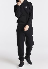 SIKSILK Felpa - black