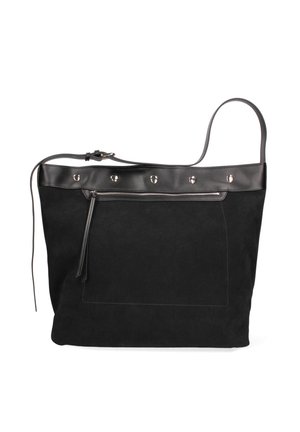 Zwarte suède totebag met een glad leren bovenkant, zilveren hardware, een voorvak met rits en een enkele gebogen schouderband.
