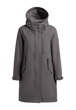 Szara długa parka z wysokim kołnierzem, regulowanym kapturem, przednim zamkiem błyskawicznym osłoniętym patką oraz dwoma bocznymi kieszeniami z patkami.