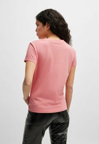 BOSS ESOGO - T-shirt basic - light pink nine