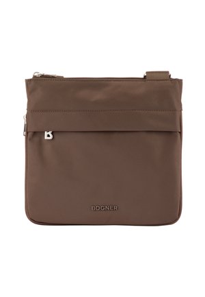 Brun rektangulær crossbody taske med en lynlåslomme foran, sølv lynlås træk og "Bogner" mærkenavn præget på den nederste front.