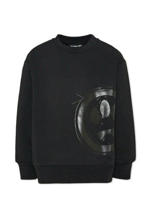 Sudadera negra de cuello redondo, con puños y bajo de canalé y un gran gráfico circular gris de una cara en la parte delantera inferior derecha.