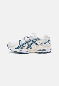 ASICS SportStyle - GEL-NIMBUS 9 - Edzőcipő - white/light indigo Miniatűr kép 1