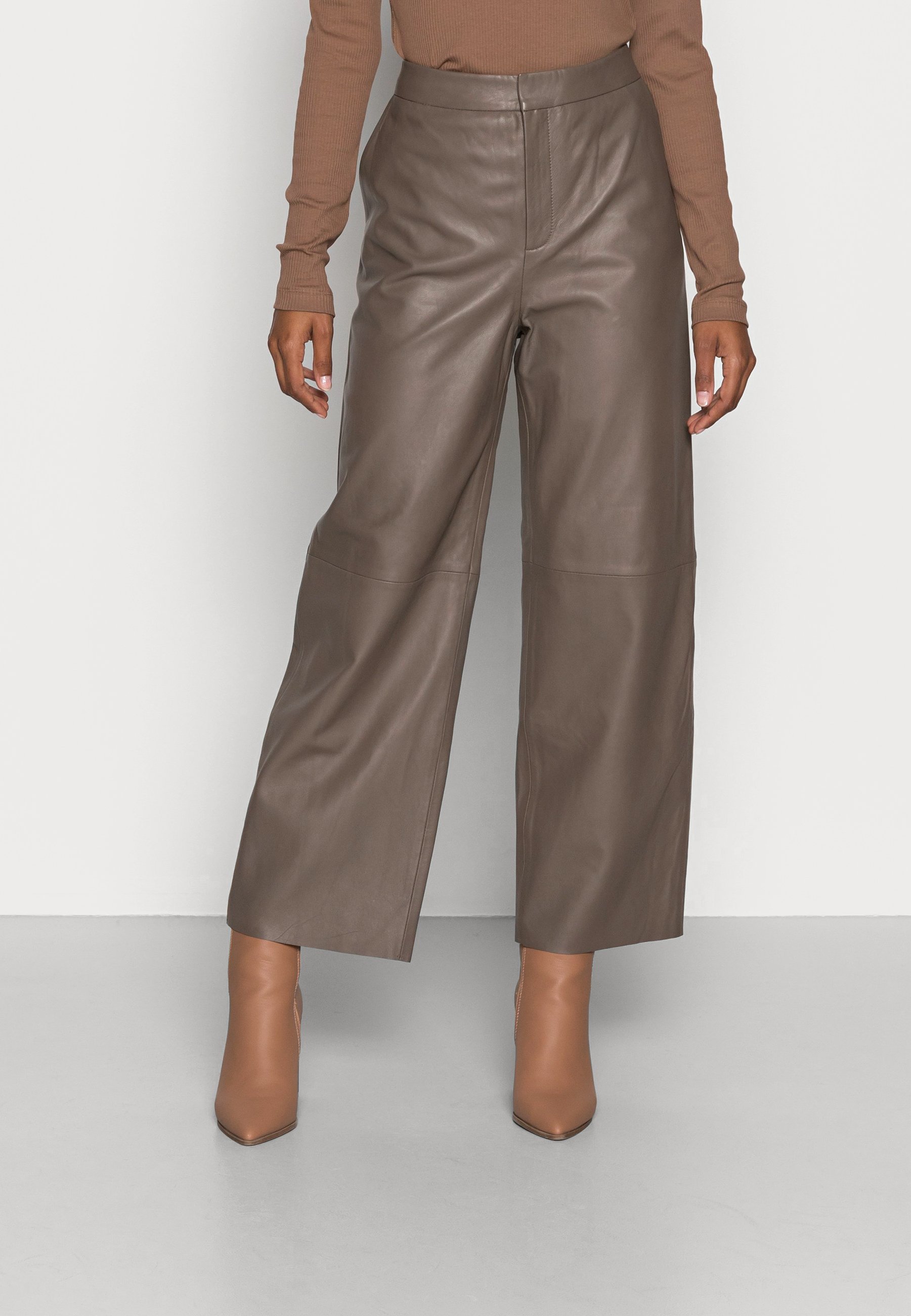 ELAH - Leather trousers - walnut 