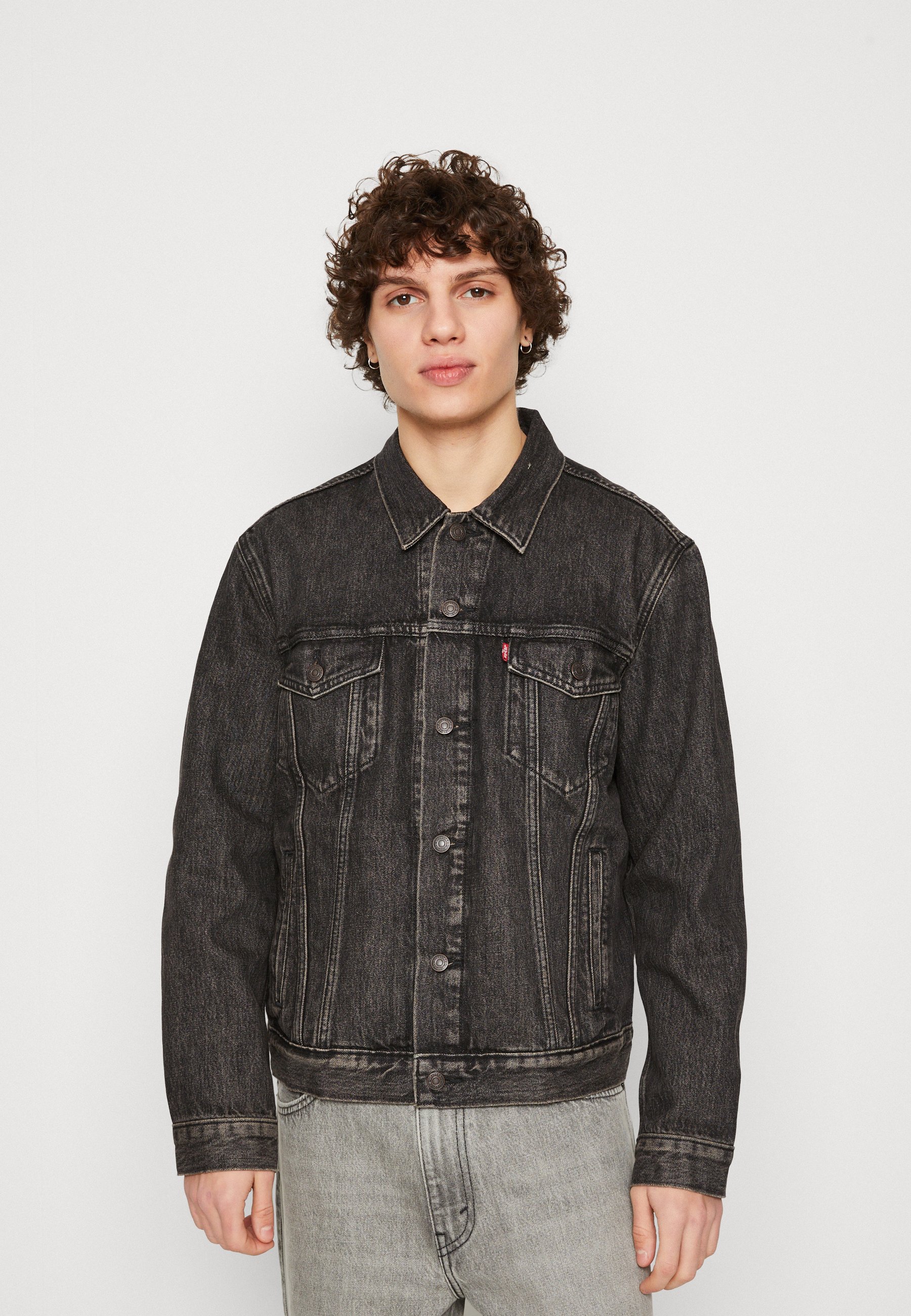 Levi s THE TRUCKER JACKET Farkkutakki Blow Away harmaa Denim Levi s THE TRUCKER JACKET Farkkutakki Blow Away harmaa Denim