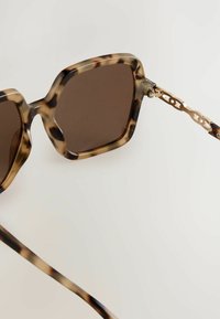 Napszemüvegek - tortoiseshell brown