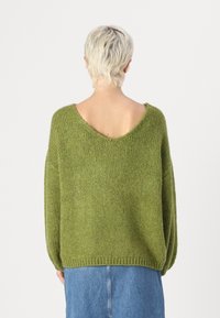 JDY JDYDINEA REVERSIBLE  - Svetr - fern