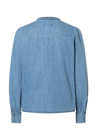 Lichtblauwe denim overhemd met lange mouwen, met knopenmanchetten, geraffineerde mouwen en naaddetail over de bovenrug.